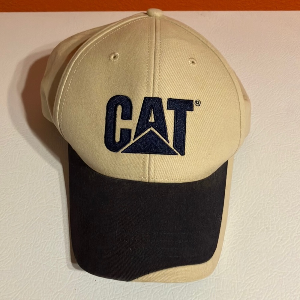 CAT‎ Caterpillar SnapBack Baseball Cap Khaki and Navy